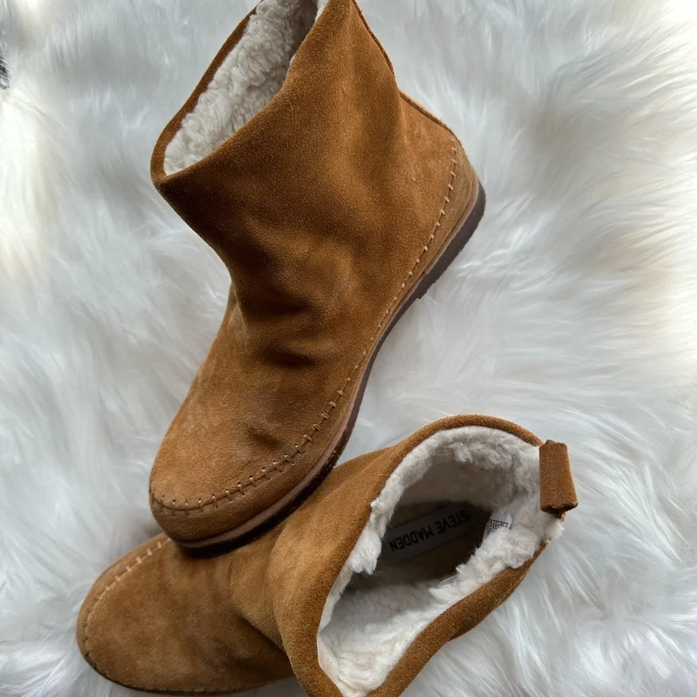EUC Steve Madden Tommy Chestnut Suede Bootie - Picture 1 of 8
